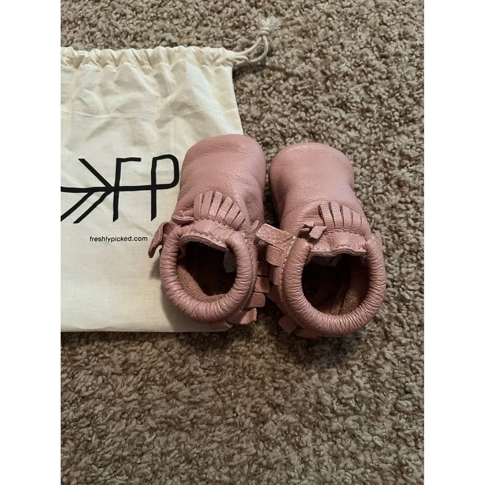 Freshly Picked blush Moccasins size 4
